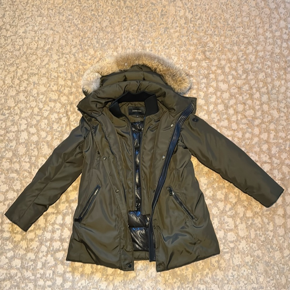 Heavy duty Andrew Marc water resistant down-filled winter coat w/ fur trim hood